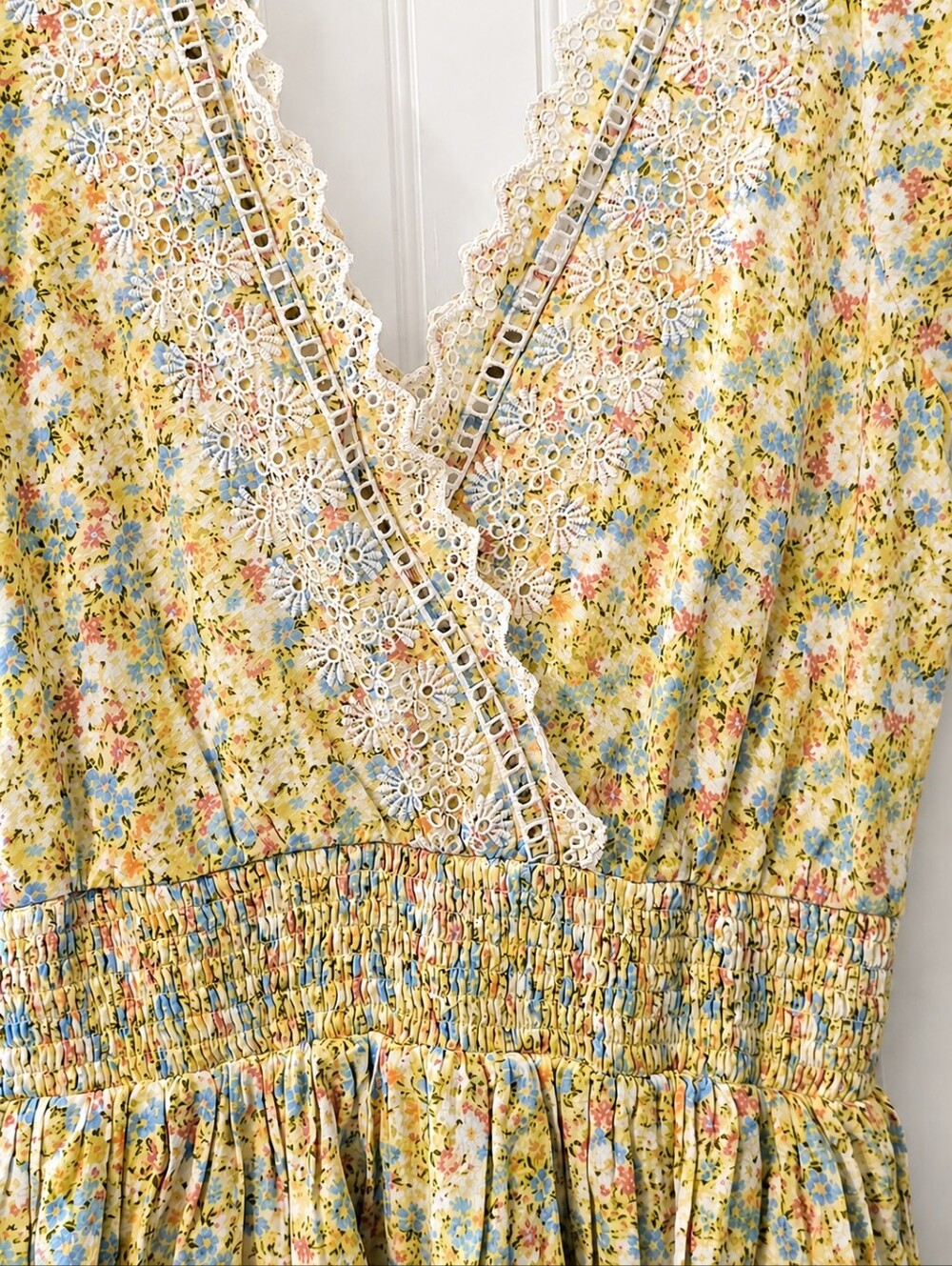 American Eagle Outfitters | NWT Floral Eyelet Mini Dress | Linen Blend | Size M - Picture 5 of 8